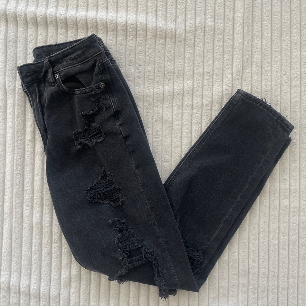 American Eagle Black Distressed Mom Jeans (Size 0)